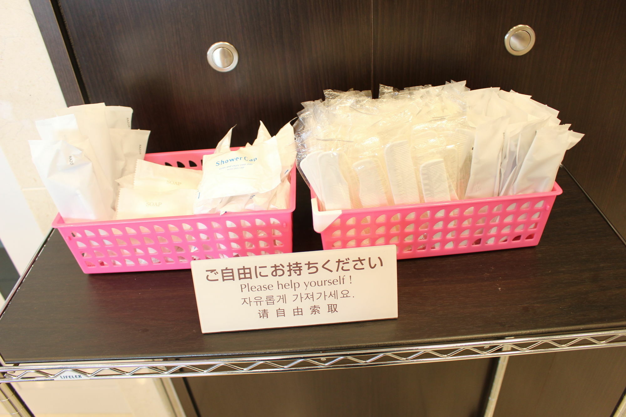 Toyoko Inn Osaka Shinsaibashi Nishi Екстериор снимка