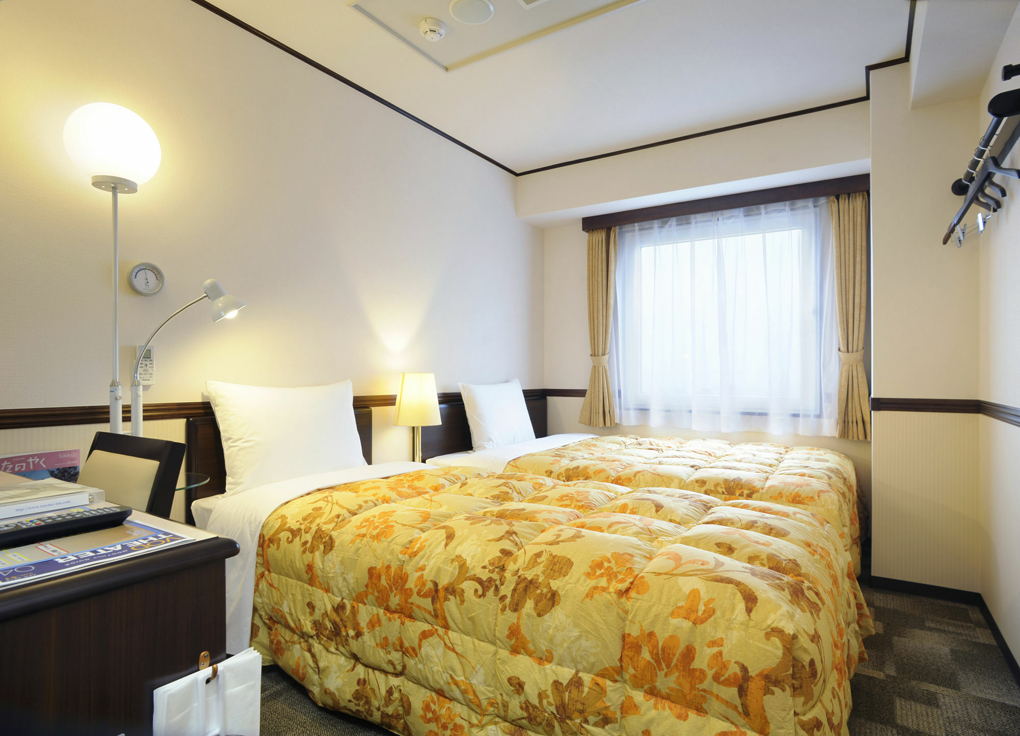 Toyoko Inn Osaka Shinsaibashi Nishi Екстериор снимка