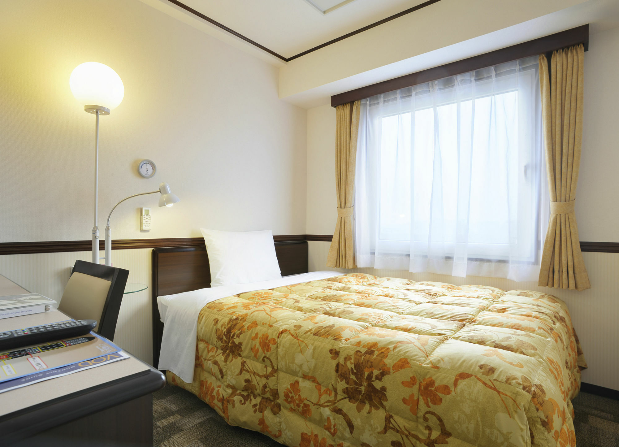 Toyoko Inn Osaka Shinsaibashi Nishi Екстериор снимка